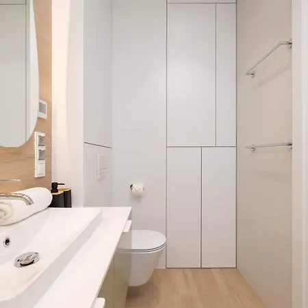 아파트 Air-conditioned With Parking Near Spodek By Renters Prestige